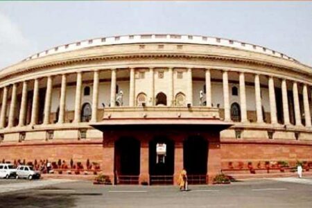 क्यों तृणमूल सांसद महुआ के बयान पर लोकसभा में मचा हंगामा?