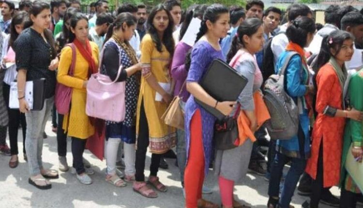 रोजगार कार्यालय में ऑनलाइन एवं ऑफलाइन प्लेसमेंट कैंप