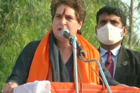 सॉफ्ट हिंदुत्व का अनुसरण कर रही कांग्रेस