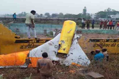 जगदलपुर में ड्रोन बेकाबू होकर दीवार से टकरा मलबा बना