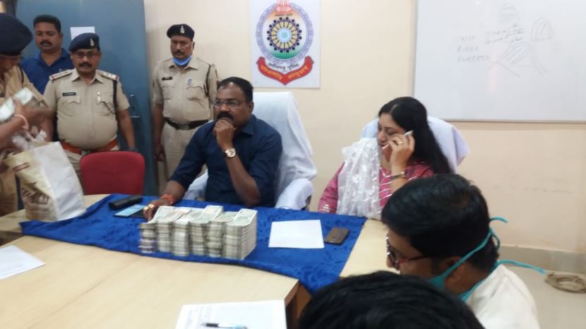 42 लाख नगदी के साथ बस सवार ओडिशा निवासी गिरफ्तार