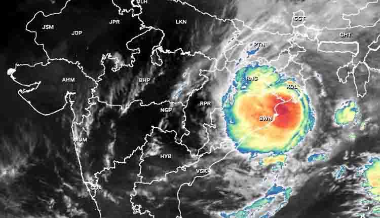 चक्रवाती तूफान यास ने ओडिशा के धामरा और बालासोर के बीच दी दस्तक