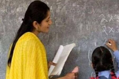 छात्रों को पढाने से पहले शिक्षकों को करानी होगी कोरोना टेस्ट, निगेटिव रिपोर्ट जमा करनी होगी