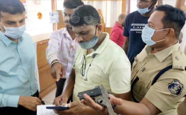 छत्तीसगढ़ : दुर्ग मण्णपुरम गोल्ड लोन के दफ्तर में लूट, 1 गिरफ्तार