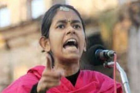 विश्वभारती के आंदोलनकारी छात्रों के समर्थन में उतरीं जेएनयूएसयू अध्यक्ष आयशी घोष
