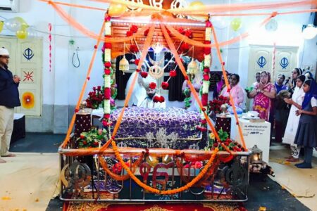 पिथौरा गुरूद्वारा में सुखमनी साहिब का पाठ
