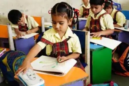 झारखंड में पहली से 5वीं तक के  स्कूल अभी नहीं खुलेंगे- मंत्री