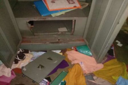 पीएमओ में कार्यरत अधिकारी के घर डकैती, बंधक बनाकर मारपीट