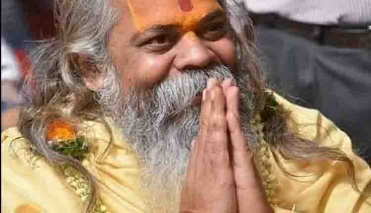धर्म संसद में कालीचरण ने दी गाँधी को गाली, विरोध में महंत रामसुंदर दास ने मंच छोड़ा
