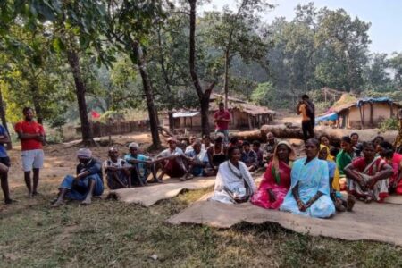 SDM अनिकेत जुजडाँड़ पहुंचे, सड़क-पानी से निजात की उम्मीद