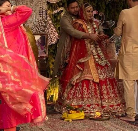 तेजस्वी यादव ने बचपन की दोस्त रेचल के साथ रचाई शादी