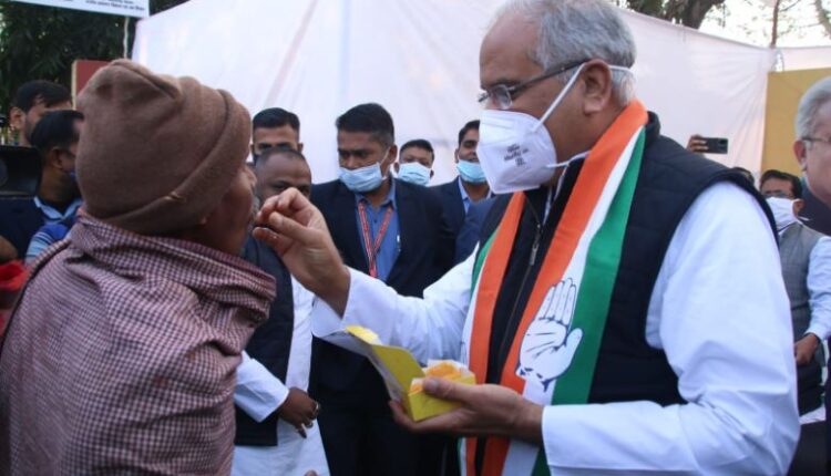 मुख्यमंत्री ने की मजदूर भाई-बहनों के साथ नव वर्ष की शुरूआत