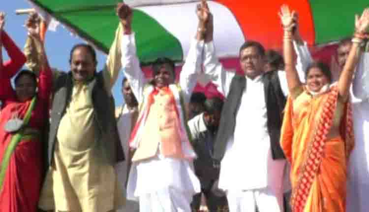 ओडिशा पंचायत चुनाव: छत्तीसगढ़ के उद्योग मंत्री लखमा कर रहे प्रचार  