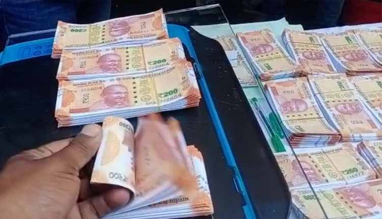 ओडिशा : 7 लाख के नकली नोटों के साथ 2 गिरफ्तार