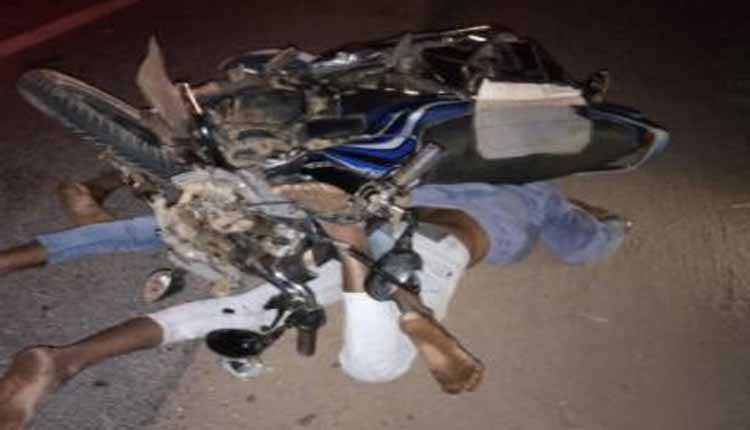 महासमुंद: NH-53 पर बाइक ट्रेलर के पीछे टकराई, सवार 3 युवकों की मौत