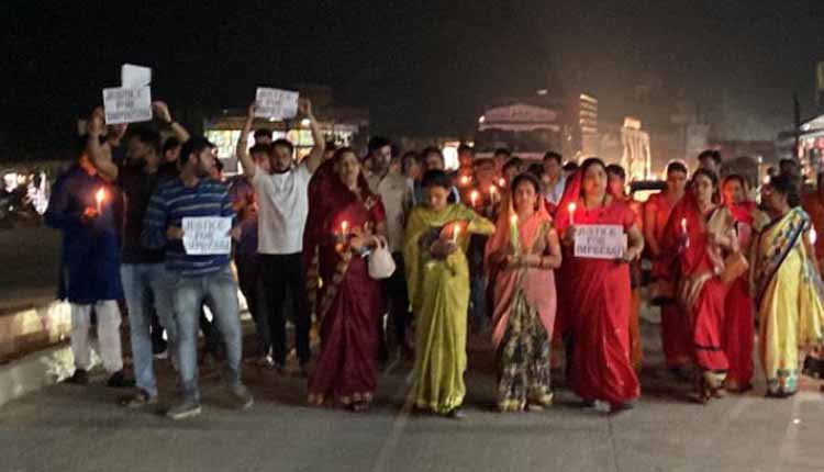 उदयपुर: छात्रा से दुष्कर्म – हत्या के खिलाफ कैंडल रैली