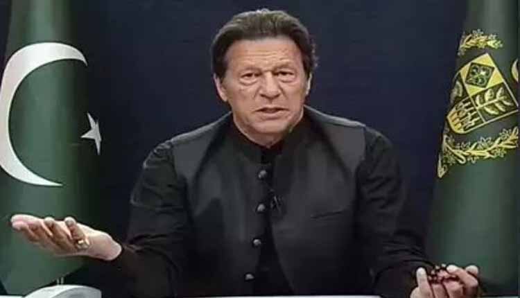 पाकिस्तान: इमरान सत्ता से बेदखल, शहबाज नए पीएम !