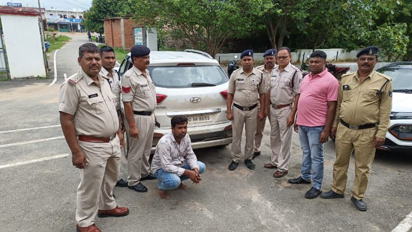 कार से 50 किलो गांजा समेत ओडिशा झारबंद का युवक गिरफ्तार