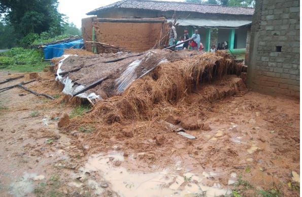 उदयपुर के गांवों में भारी बारिश का कहर, 1 मौत 