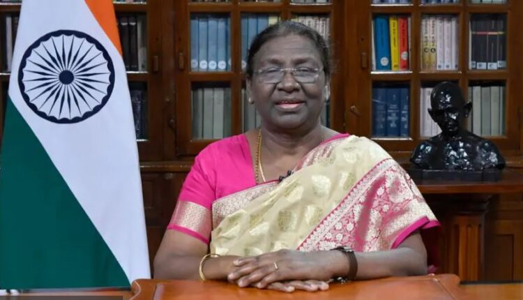 छत्तीसगढ़ की शिक्षिका ममता अहार राष्ट्रपति के हाथों राष्ट्रीय पुरस्कार पाने वालों में शमिल