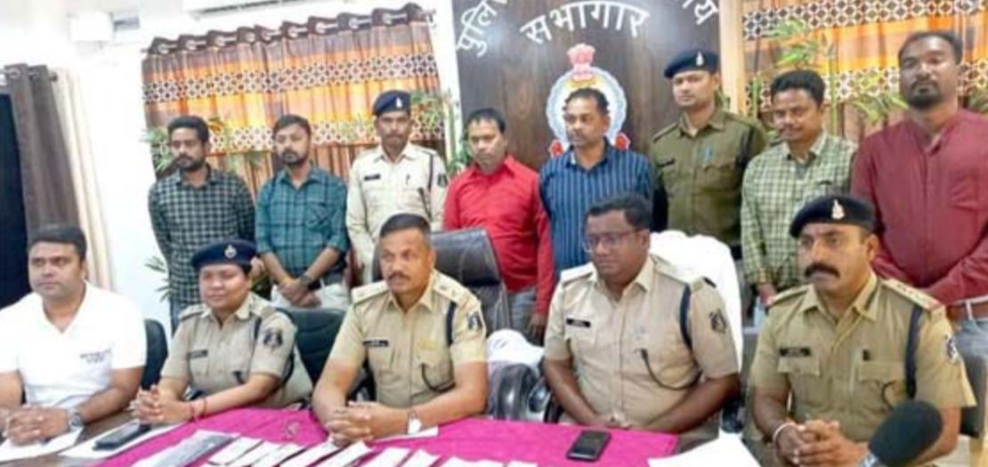 ओडिशा से 5 लाख के नकली नोट लाकर छत्तीसगढ़ में खपा रहे अपचारी बालक समेत तीन गिरफ्तार