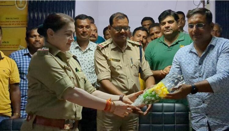 नए थाना प्रभारी निरीक्षक कुमारी चंद्राकर ने किया पदभार ग्रहण