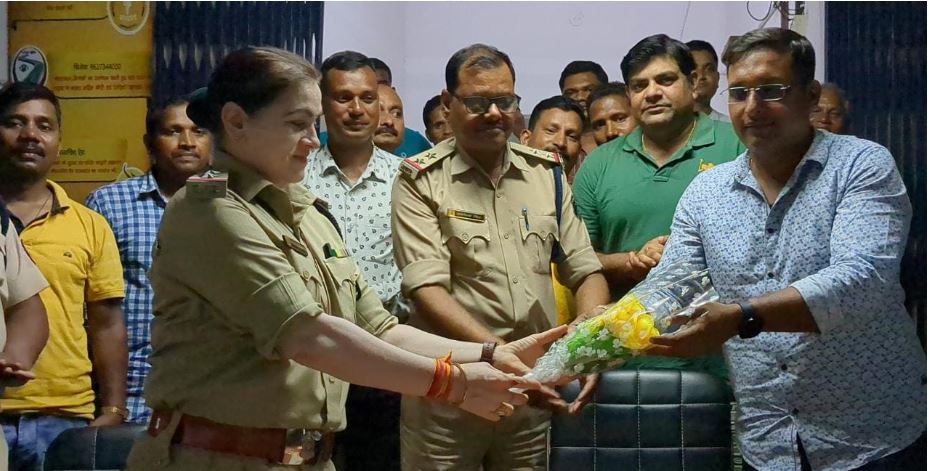 नए थाना प्रभारी निरीक्षक कुमारी चंद्राकर ने किया पदभार ग्रहण