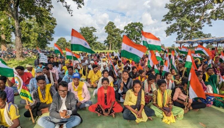 कोल खदान के विरोध और समर्थन  में शक्ति प्रदर्शन की कोशिश, टला टकराव  