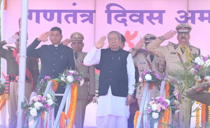 गणतंत्र दिवस :राज्यपाल श्री विश्वभूषण हरिचंदन ने ध्वजारोहण कर ली परेड की सलामी