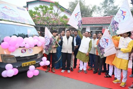 मुख्यमंत्री साय ने राम रथ को झंडी दिखाकर रवाना किया