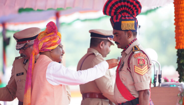  छत्तीसगढ़: 46 पुलिस अधिकारी और जवान पुलिस पदक से सम्मानित 