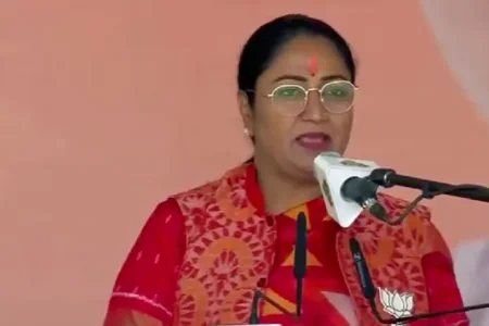 दिल्ली की नई मुख्यमंत्री रेखा गुप्ता ने यमुना आरती में भाग लिया, यमुना की सफाई पर दिया ज़ोर